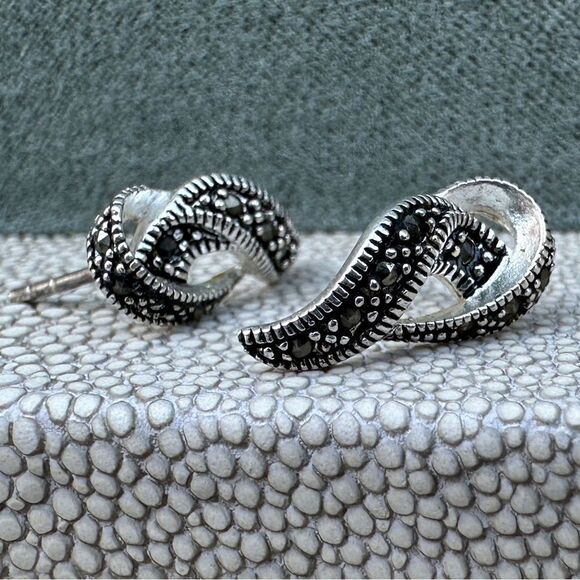 Elegant Sterling Silver Marcasite Earrings Curved Wing Earrings with Gemstone - Picture 7 of 17